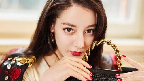 小七爆料迪丽热巴视频大全,小七独家爆料，精彩瞬间大揭秘  第2张